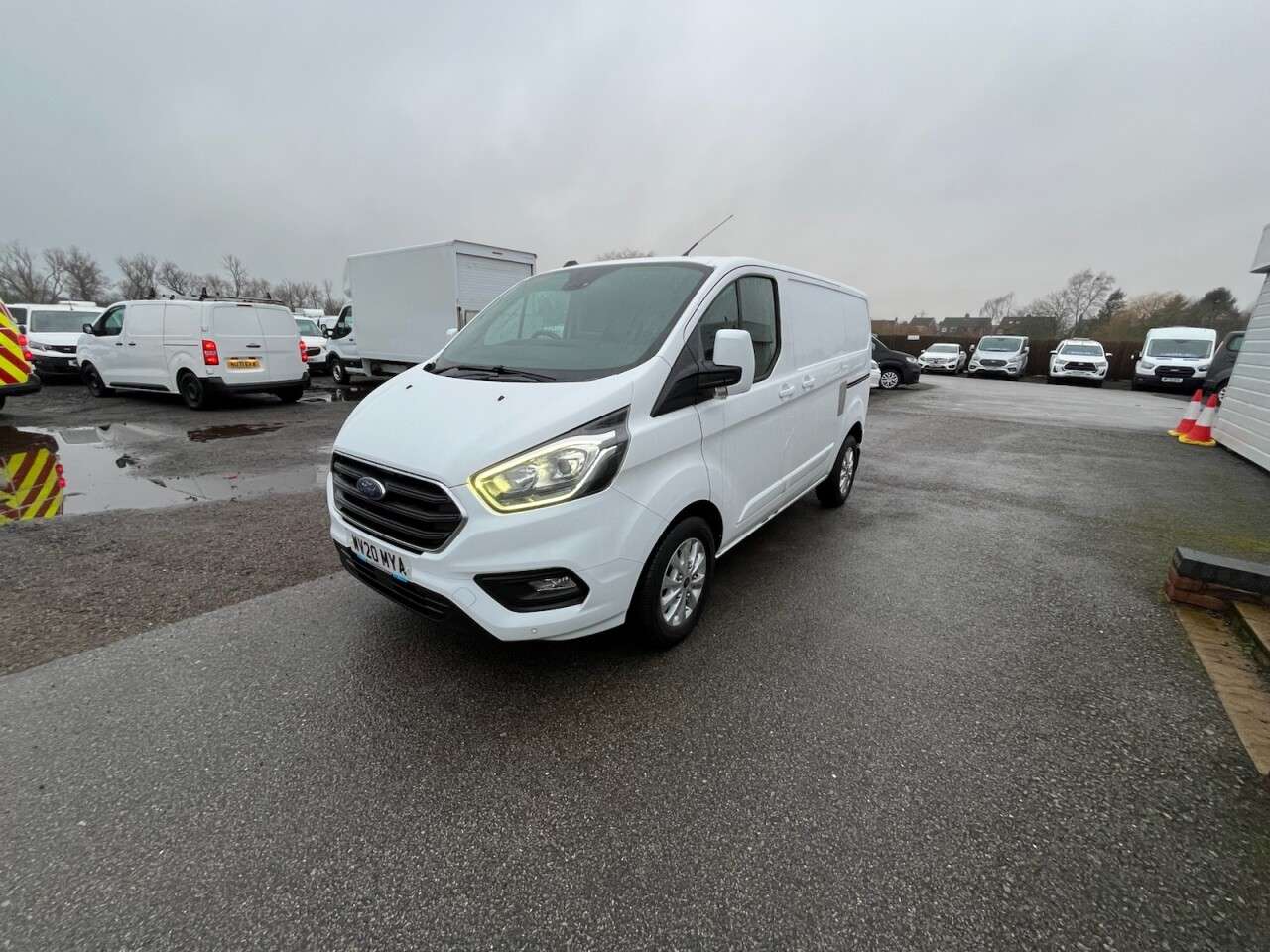 A 2020 FORD TRANSIT CUSTOM 2.0 300 EcoBlue Limited Panel Van 5dr Diesel Manual L1 H1 Euro 6 (s/s) (130 A 2020 FORD TRANSIT CUSTOM 2.0 300 EcoBlue Limited Panel Van 5dr Diesel Manual L1 H1 Euro 6 (s/s) (130