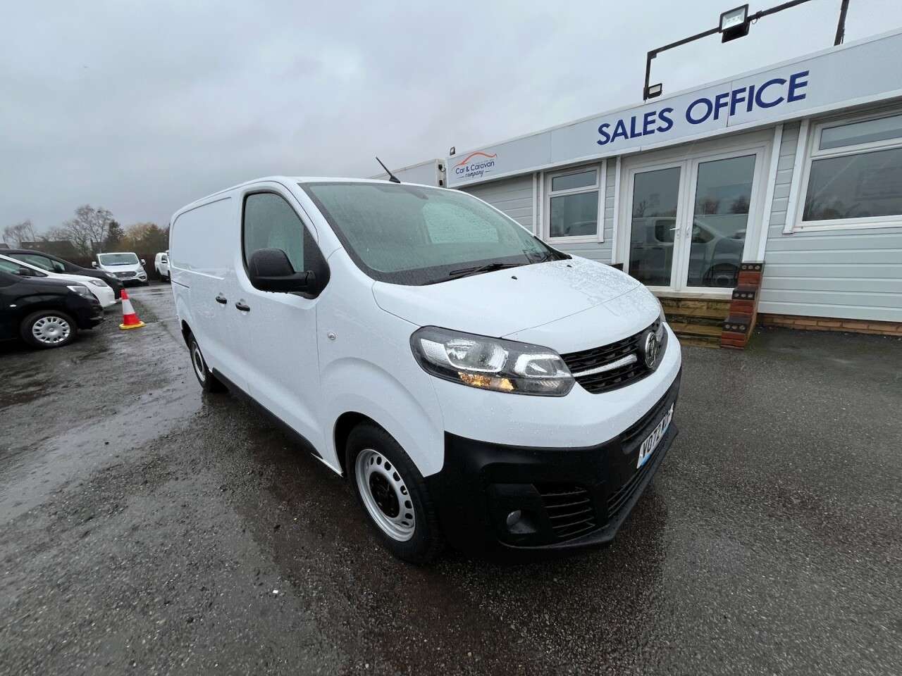 A 2023 VAUXHALL VIVARO 1.5 Turbo D 2900 Dynamic Panel Van 6dr Diesel Manual L1 H1 Euro 6 (s/s) (10 A 2023 VAUXHALL VIVARO 1.5 Turbo D 2900 Dynamic Panel Van 6dr Diesel Manual L1 H1 Euro 6 (s/s) (10