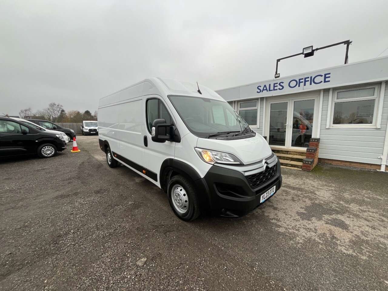 A 2023 CITROEN RELAY 2.2 BlueHDi 35 Enterprise Edition Panel Van 5dr Diesel Manual L4 High Roof A 2023 CITROEN RELAY 2.2 BlueHDi 35 Enterprise Edition Panel Van 5dr Diesel Manual L4 High Roof