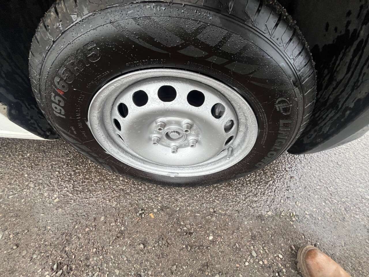 A 2013 VOLKSWAGEN CADDY MAXI 1.6 TDi BlueMotion Tech C20 Maxi Startline Panel Van 5dr Diesel Manual FWD A 2013 VOLKSWAGEN CADDY MAXI 1.6 TDi BlueMotion Tech C20 Maxi Startline Panel Van 5dr Diesel Manual FWD