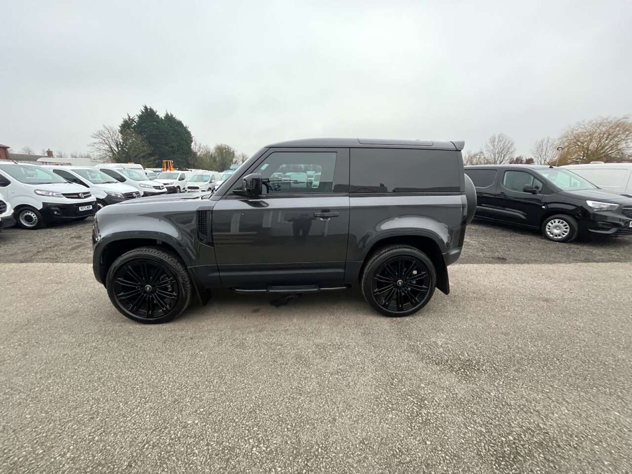 2025 LAND ROVER DEFENDER 2025 LAND ROVER DEFENDER