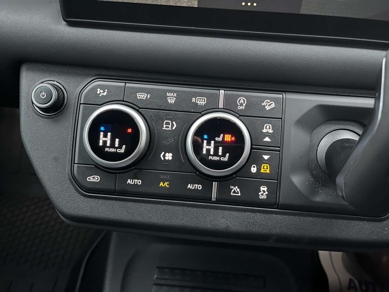 2025 LAND ROVER DEFENDER 2025 LAND ROVER DEFENDER