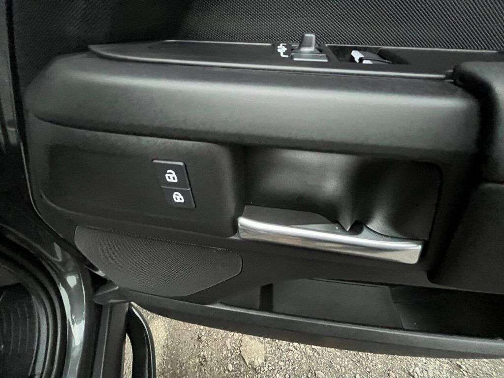 2025 LAND ROVER DEFENDER 2025 LAND ROVER DEFENDER