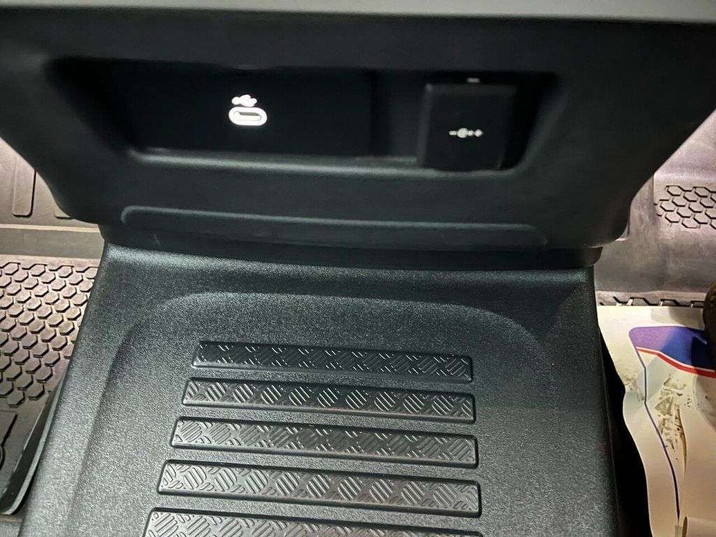 2025 LAND ROVER DEFENDER 2025 LAND ROVER DEFENDER