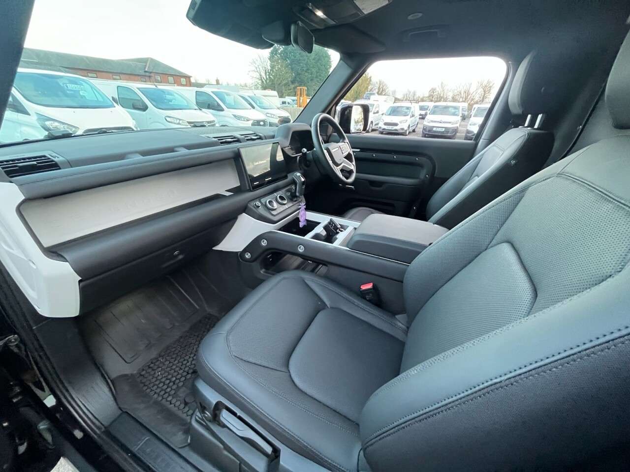 2025 LAND ROVER DEFENDER 2025 LAND ROVER DEFENDER