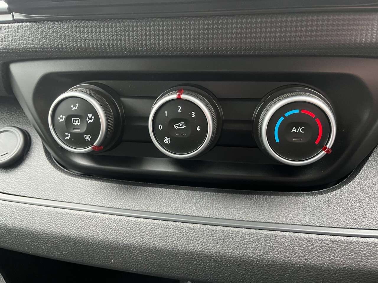 2022 RENAULT TRAFIC 2022 RENAULT TRAFIC