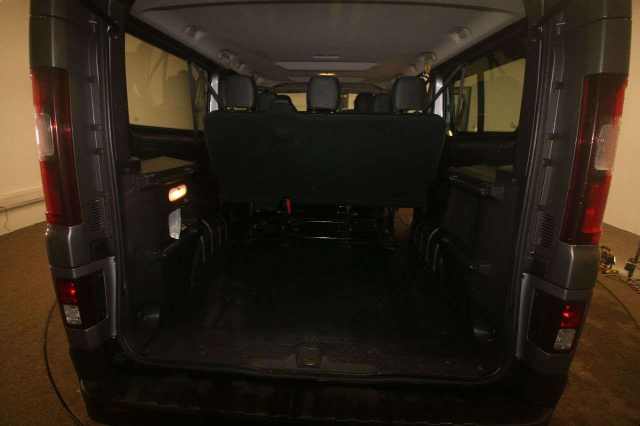 A 2019 RENAULT TRAFIC 2.0 dCi ENERGY 30 Sport Nav Minibus Double Cab 5dr Diesel Manual LWB Euro 6 A 2019 RENAULT TRAFIC 2.0 dCi ENERGY 30 Sport Nav Minibus Double Cab 5dr Diesel Manual LWB Euro 6