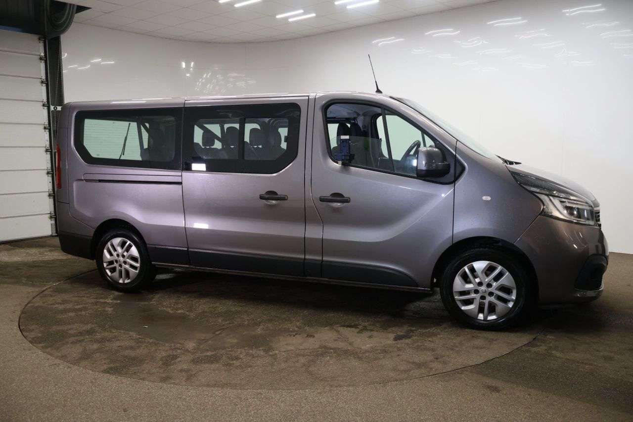 A 2019 RENAULT TRAFIC 2.0 dCi ENERGY 30 Sport Nav Minibus Double Cab 5dr Diesel Manual LWB Euro 6 A 2019 RENAULT TRAFIC 2.0 dCi ENERGY 30 Sport Nav Minibus Double Cab 5dr Diesel Manual LWB Euro 6
