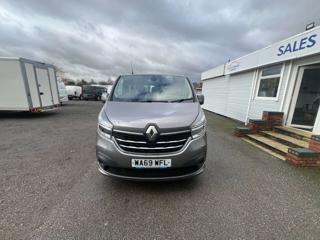A 2019 RENAULT TRAFIC 2.0 dCi ENERGY 30 Sport Nav Minibus Double Cab 5dr Diesel Manual LWB Euro 6 A 2019 RENAULT TRAFIC 2.0 dCi ENERGY 30 Sport Nav Minibus Double Cab 5dr Diesel Manual LWB Euro 6