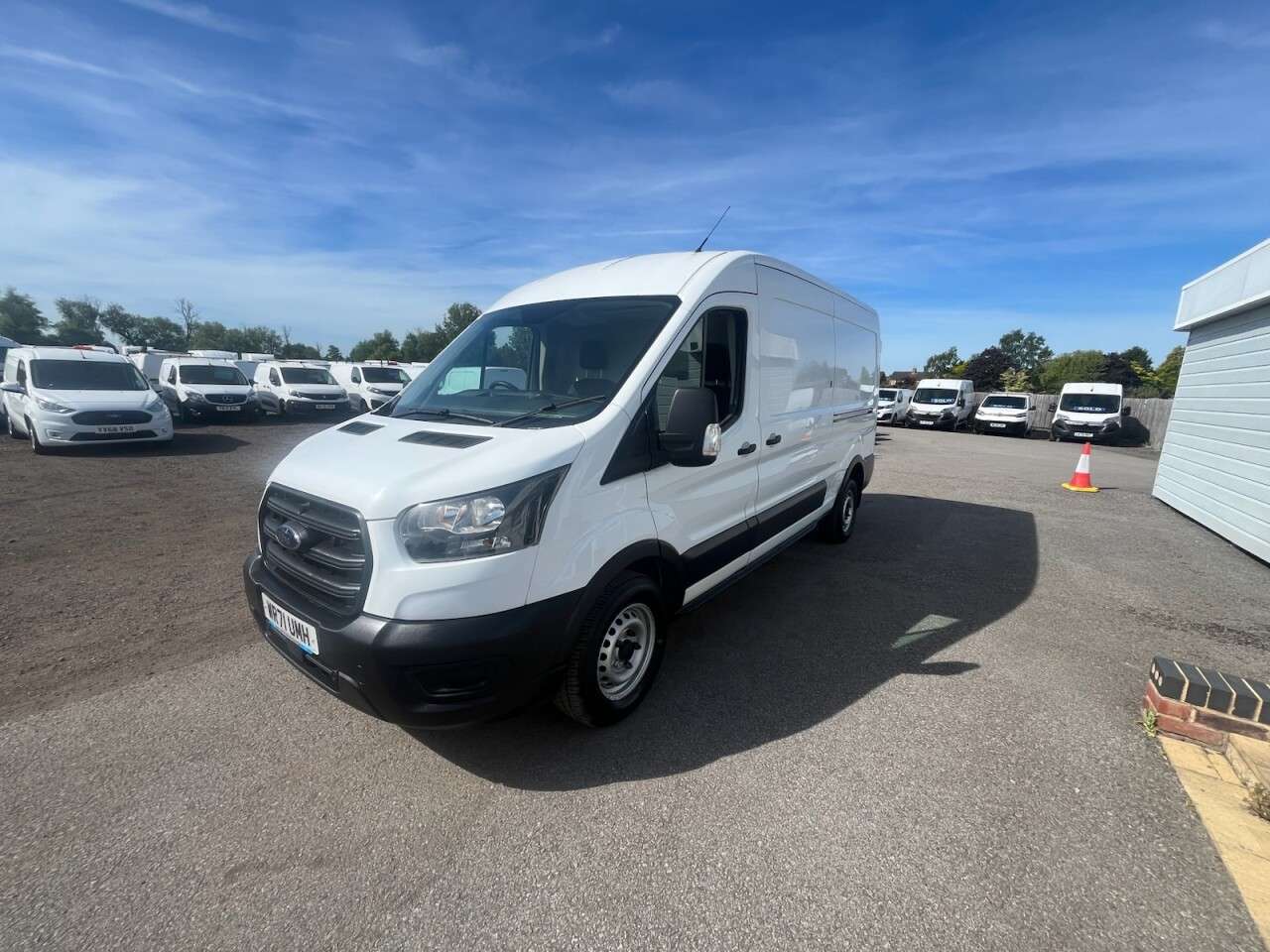 A 2021 FORD TRANSIT 2.0 350 EcoBlue Leader Panel Van 5dr Diesel Manual FWD L3 H2 Euro 6 (s/s) ( A 2021 FORD TRANSIT 2.0 350 EcoBlue Leader Panel Van 5dr Diesel Manual FWD L3 H2 Euro 6 (s/s) (