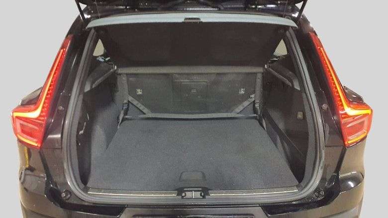 2019 VOLVO XC40 2019 VOLVO XC40