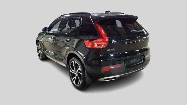 A 2019 VOLVO XC40 2.0 D4 R-Design Pro SUV 5dr Diesel Auto AWD Euro 6 (s/s) (190 ps) A 2019 VOLVO XC40 2.0 D4 R-Design Pro SUV 5dr Diesel Auto AWD Euro 6 (s/s) (190 ps)