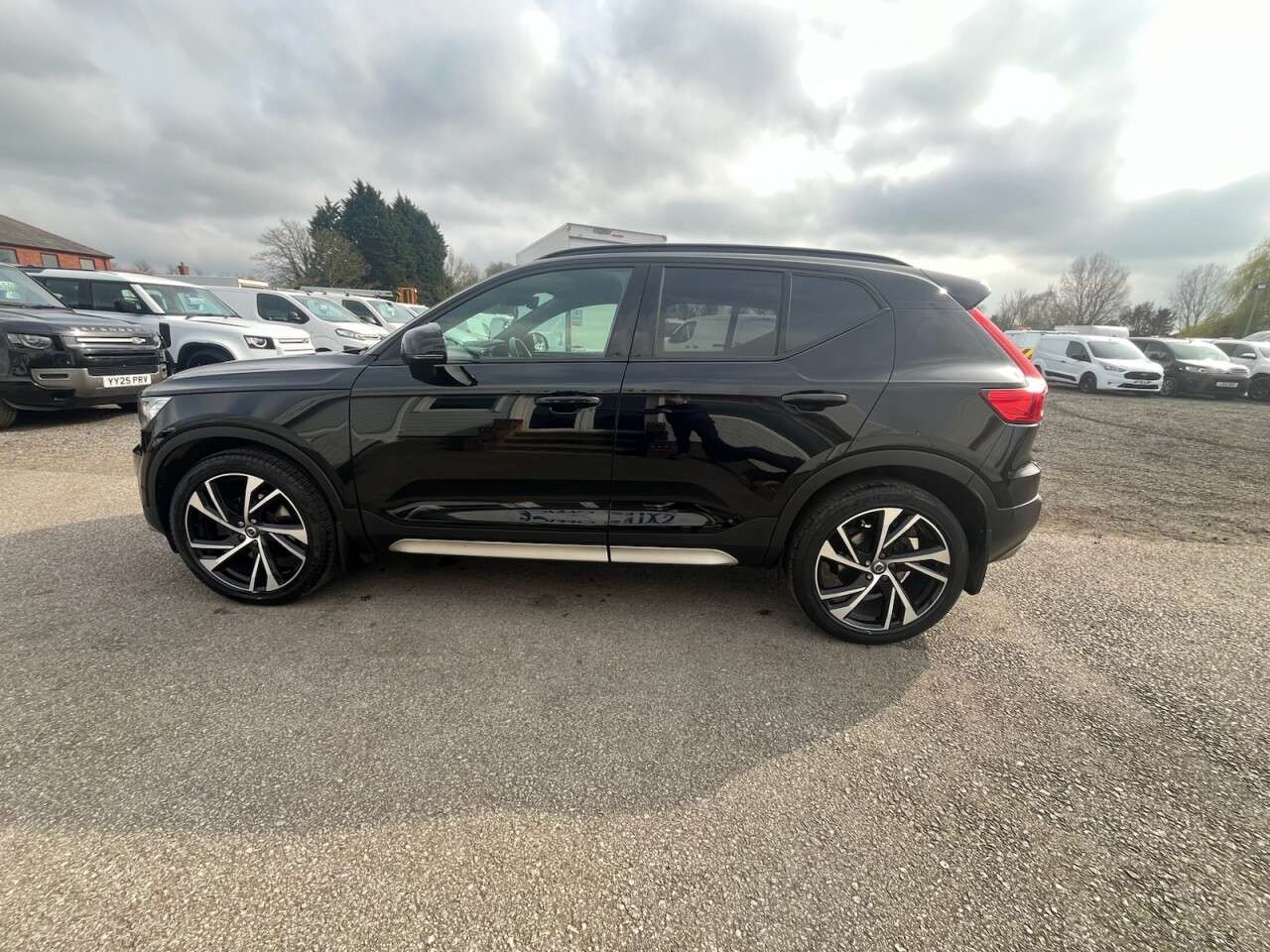2019 VOLVO XC40 2019 VOLVO XC40