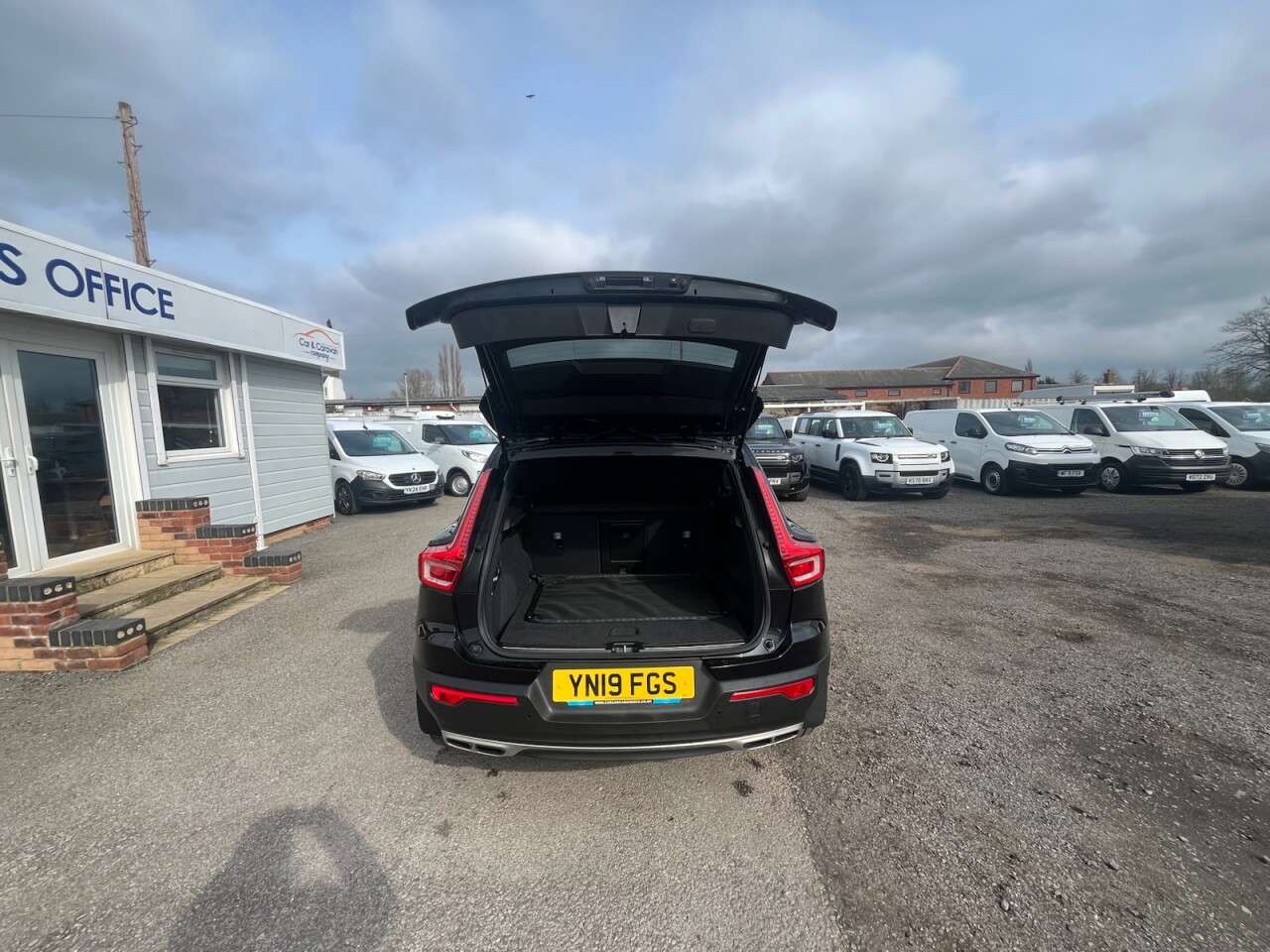 2019 VOLVO XC40 2019 VOLVO XC40