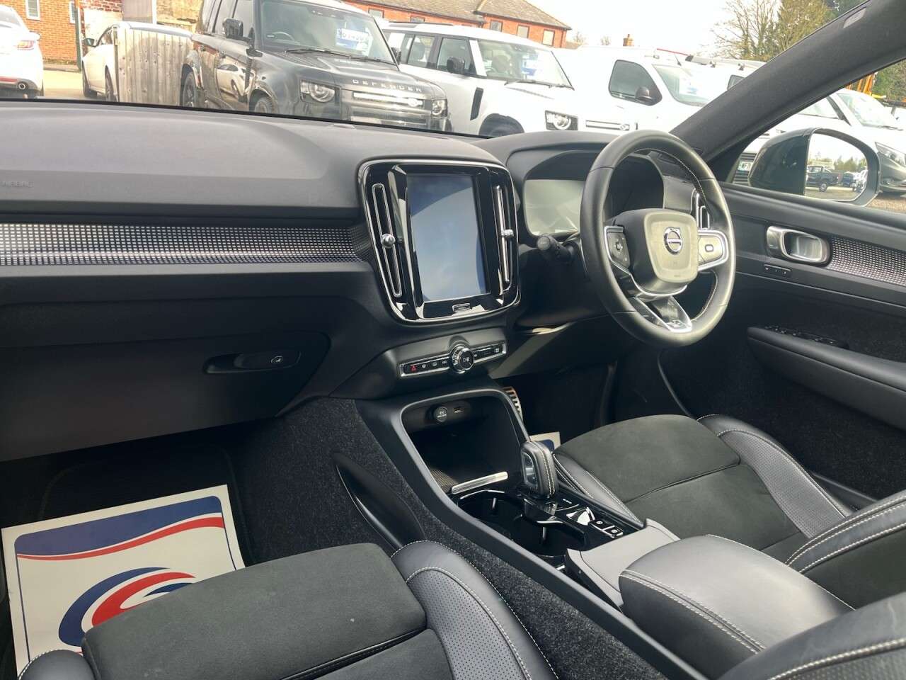 2019 VOLVO XC40 2019 VOLVO XC40