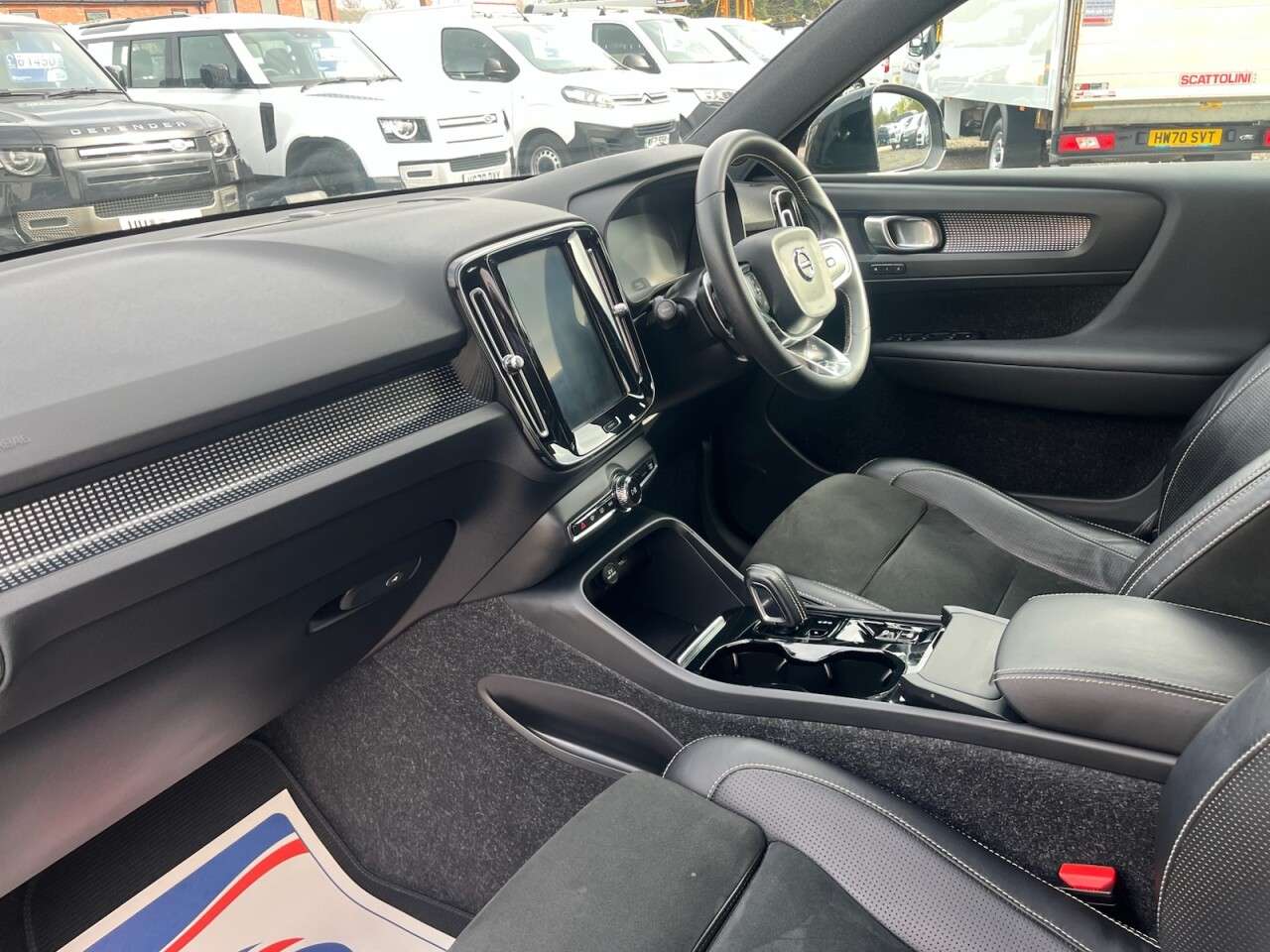 2019 VOLVO XC40 2019 VOLVO XC40