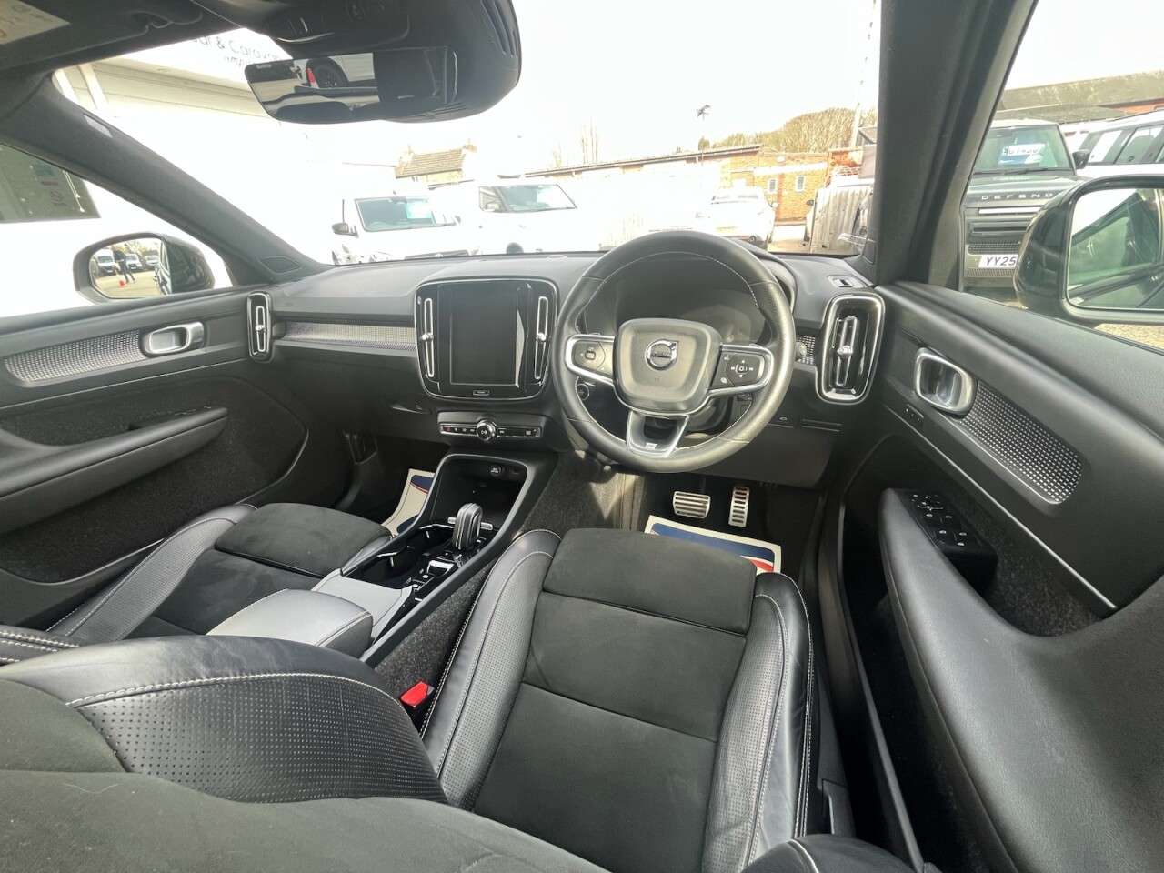 2019 VOLVO XC40 2019 VOLVO XC40