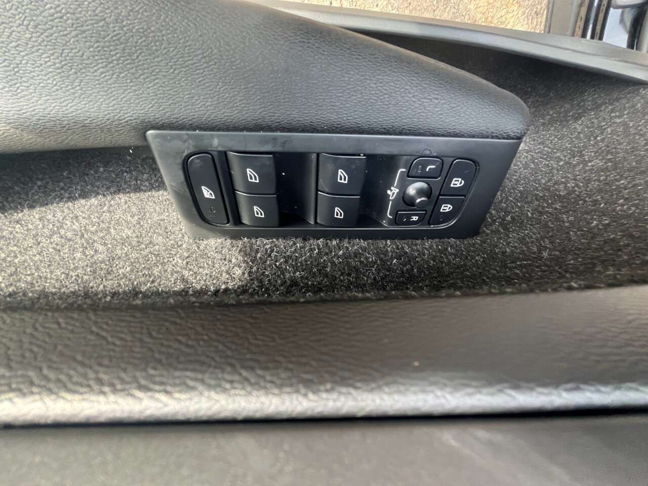 2019 VOLVO XC40 2019 VOLVO XC40
