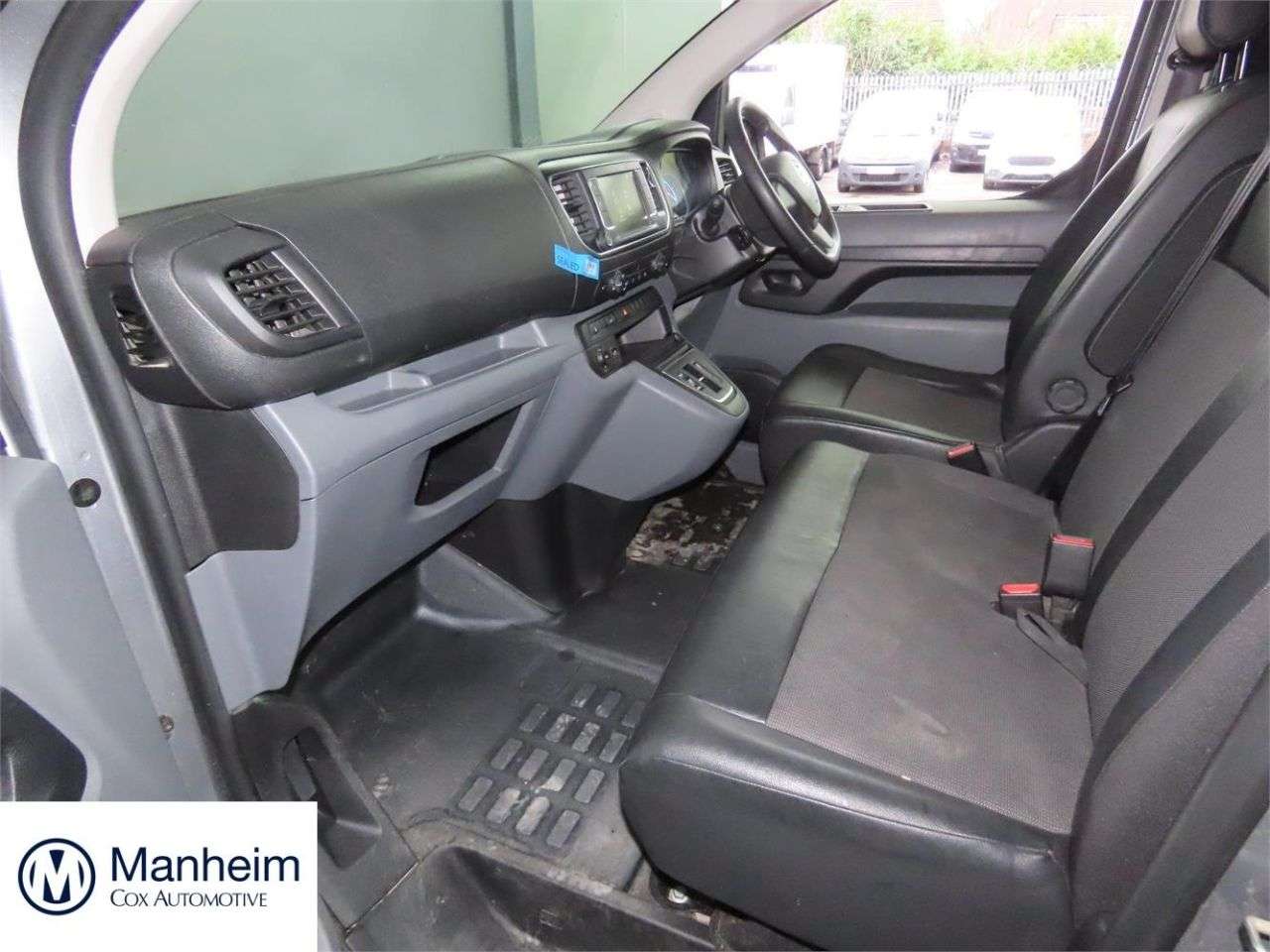 A 2022 VAUXHALL VIVARO ELECTRIC 3100 75kWh Dynamic Panel Van 6dr Electric Auto L2 H1 (7.4kW Charger) (136 p A 2022 VAUXHALL VIVARO ELECTRIC 3100 75kWh Dynamic Panel Van 6dr Electric Auto L2 H1 (7.4kW Charger) (136 p