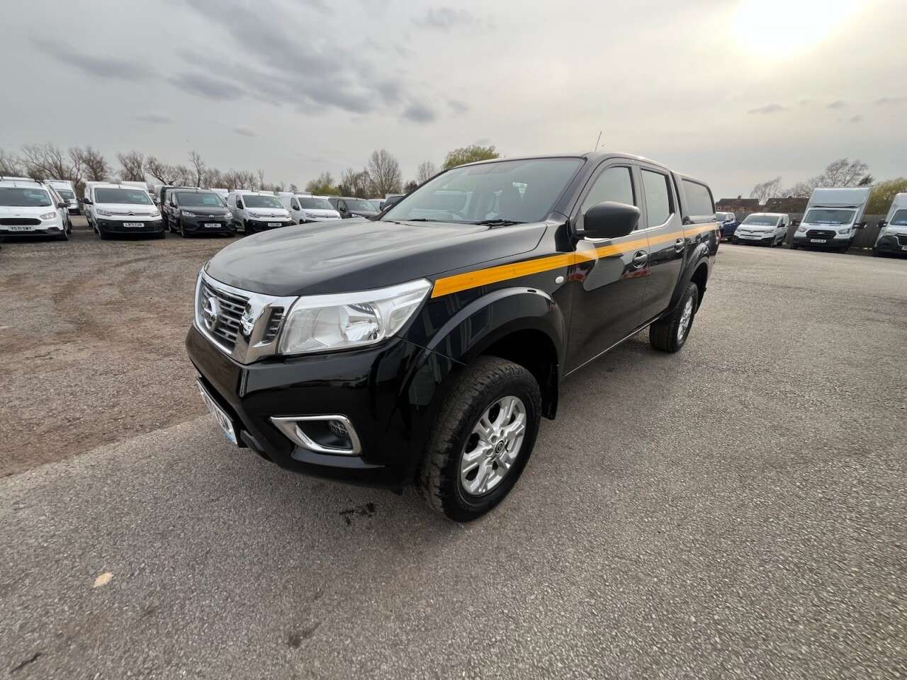 A 2021 NISSAN NAVARA 2.3 dCi Acenta Pickup Double Cab 4dr Diesel Manual 4WD Euro 6 (s/s) (163 ps A 2021 NISSAN NAVARA 2.3 dCi Acenta Pickup Double Cab 4dr Diesel Manual 4WD Euro 6 (s/s) (163 ps