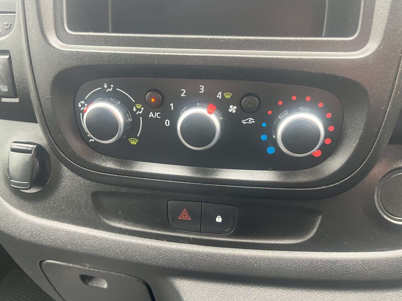 2021 RENAULT TRAFIC 2021 RENAULT TRAFIC