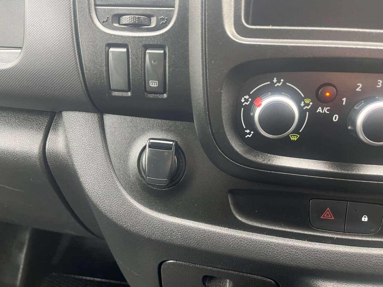 2021 RENAULT TRAFIC 2021 RENAULT TRAFIC