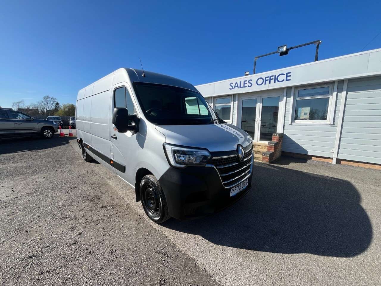 A 2023 RENAULT MASTER 2.3 dCi 35 Business+ Panel Van 4dr Diesel Manual FWD LWB Medium Roof Euro 6 A 2023 RENAULT MASTER 2.3 dCi 35 Business+ Panel Van 4dr Diesel Manual FWD LWB Medium Roof Euro 6