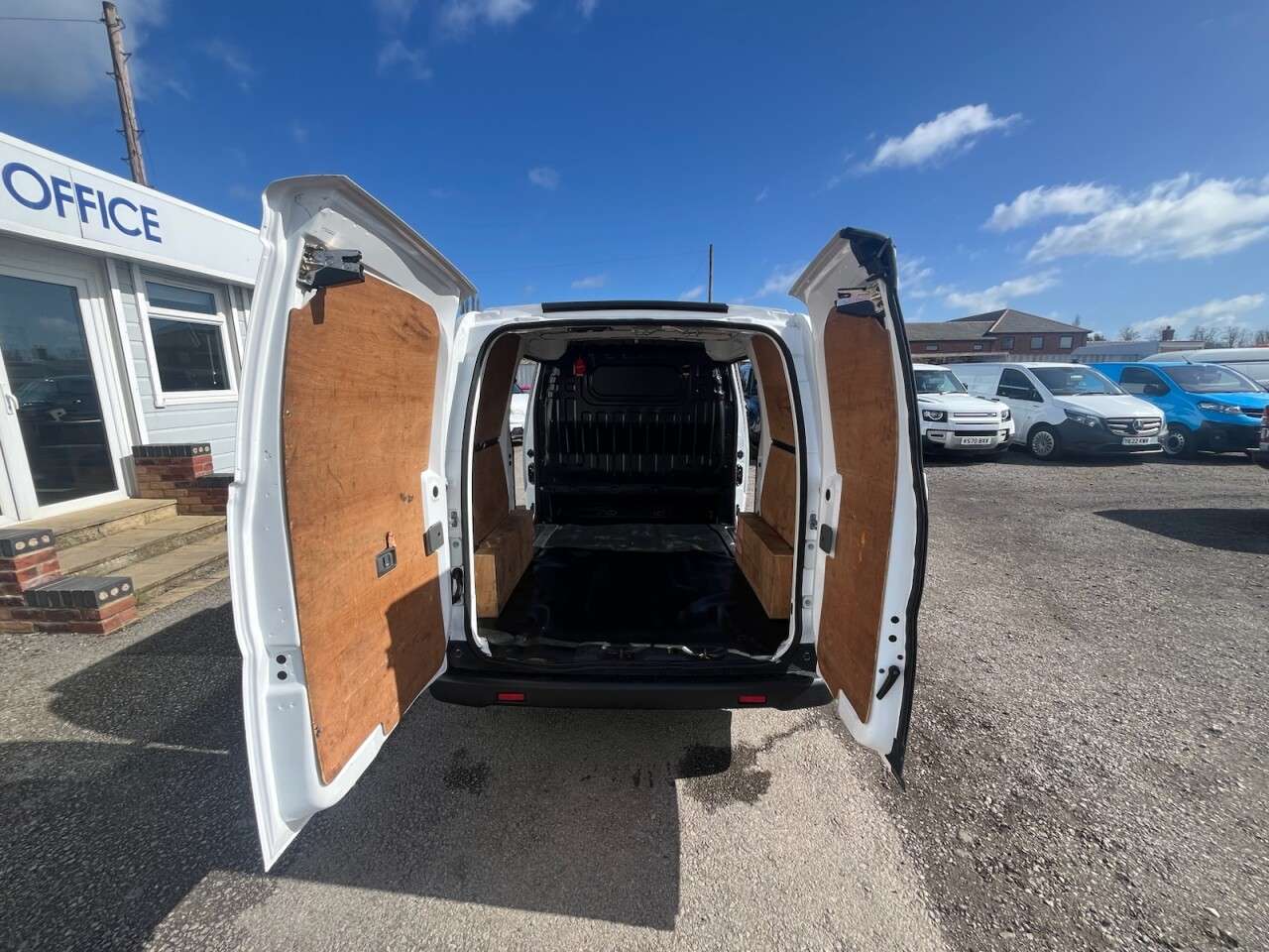 2021 NISSAN E-NV200 2021 NISSAN E-NV200