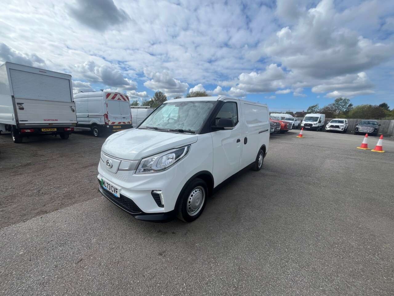 A 2023 MAXUS EDELIVER 3 50.23kWh Panel Van 5dr Electric Auto FWD L1 (122 ps) * FINANCE AVAILABLE CA A 2023 MAXUS EDELIVER 3 50.23kWh Panel Van 5dr Electric Auto FWD L1 (122 ps) * FINANCE AVAILABLE CA