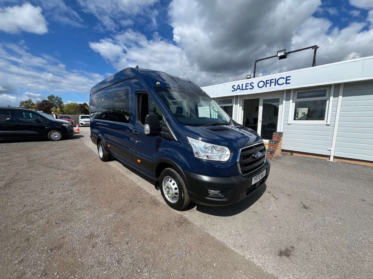 A 2020 FORD TRANSIT 2.0 460 EcoBlue Trend Minibus Double Cab 5dr Diesel Manual RWD L4 H3 Euro 6 A 2020 FORD TRANSIT 2.0 460 EcoBlue Trend Minibus Double Cab 5dr Diesel Manual RWD L4 H3 Euro 6