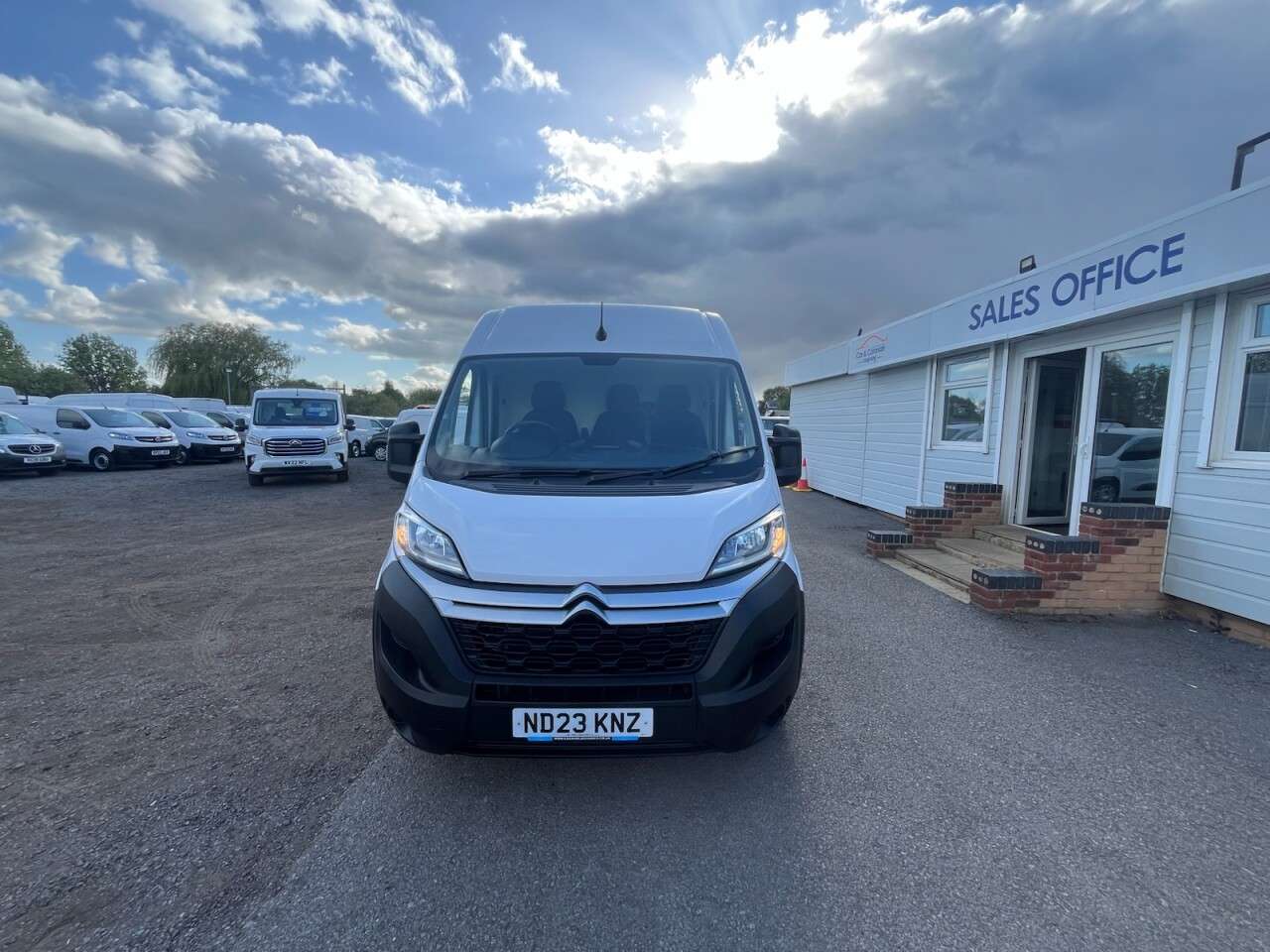 A 2023 CITROEN RELAY 2.2 BlueHDi 35 Enterprise Edition Panel Van 5dr Diesel Manual L3 High Roof A 2023 CITROEN RELAY 2.2 BlueHDi 35 Enterprise Edition Panel Van 5dr Diesel Manual L3 High Roof