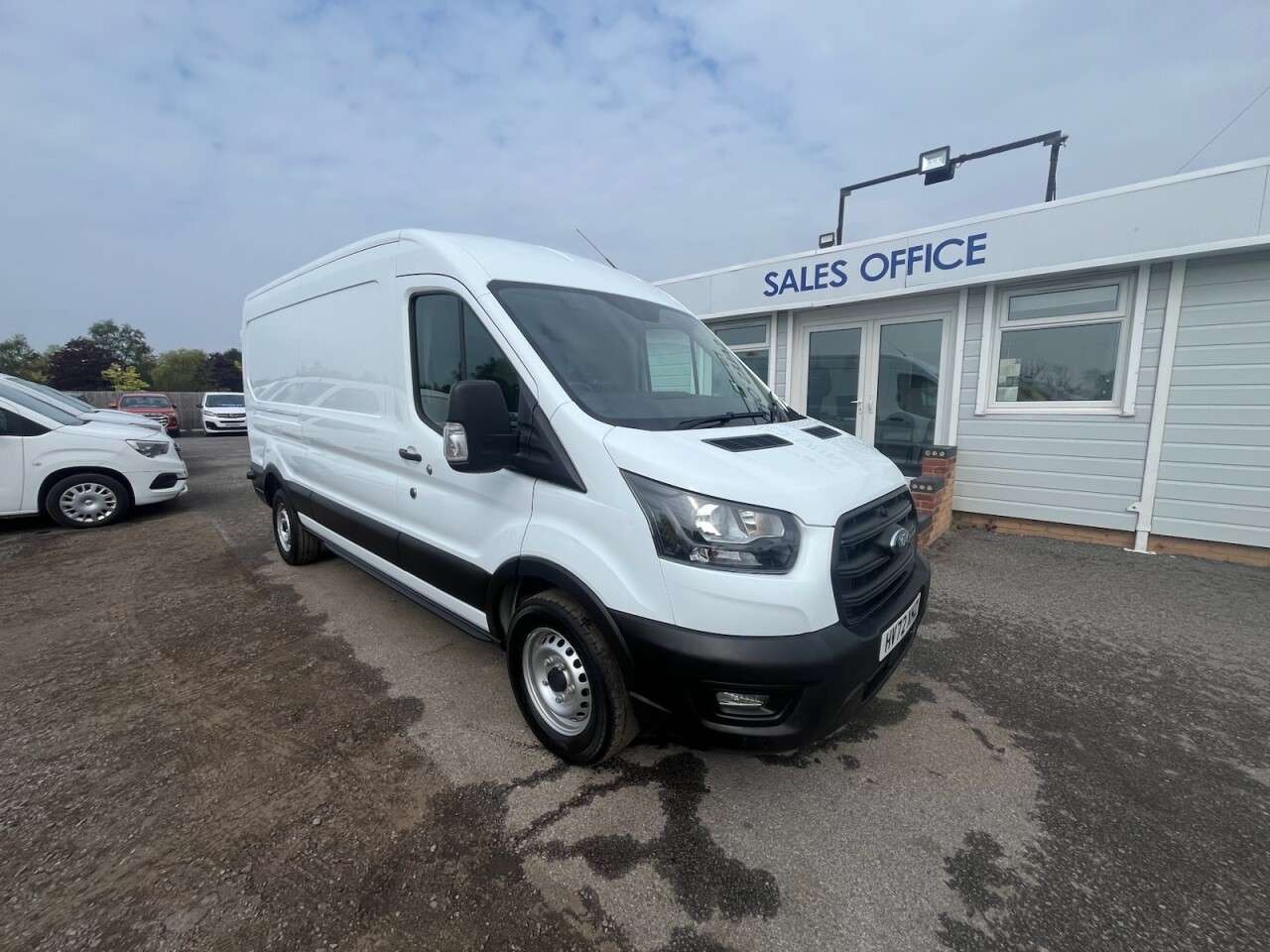 A 2022 FORD TRANSIT 2.0 350 EcoBlue Leader Panel Van 5dr Diesel Manual FWD L3 H2 Euro 6 (s/s) ( A 2022 FORD TRANSIT 2.0 350 EcoBlue Leader Panel Van 5dr Diesel Manual FWD L3 H2 Euro 6 (s/s) (