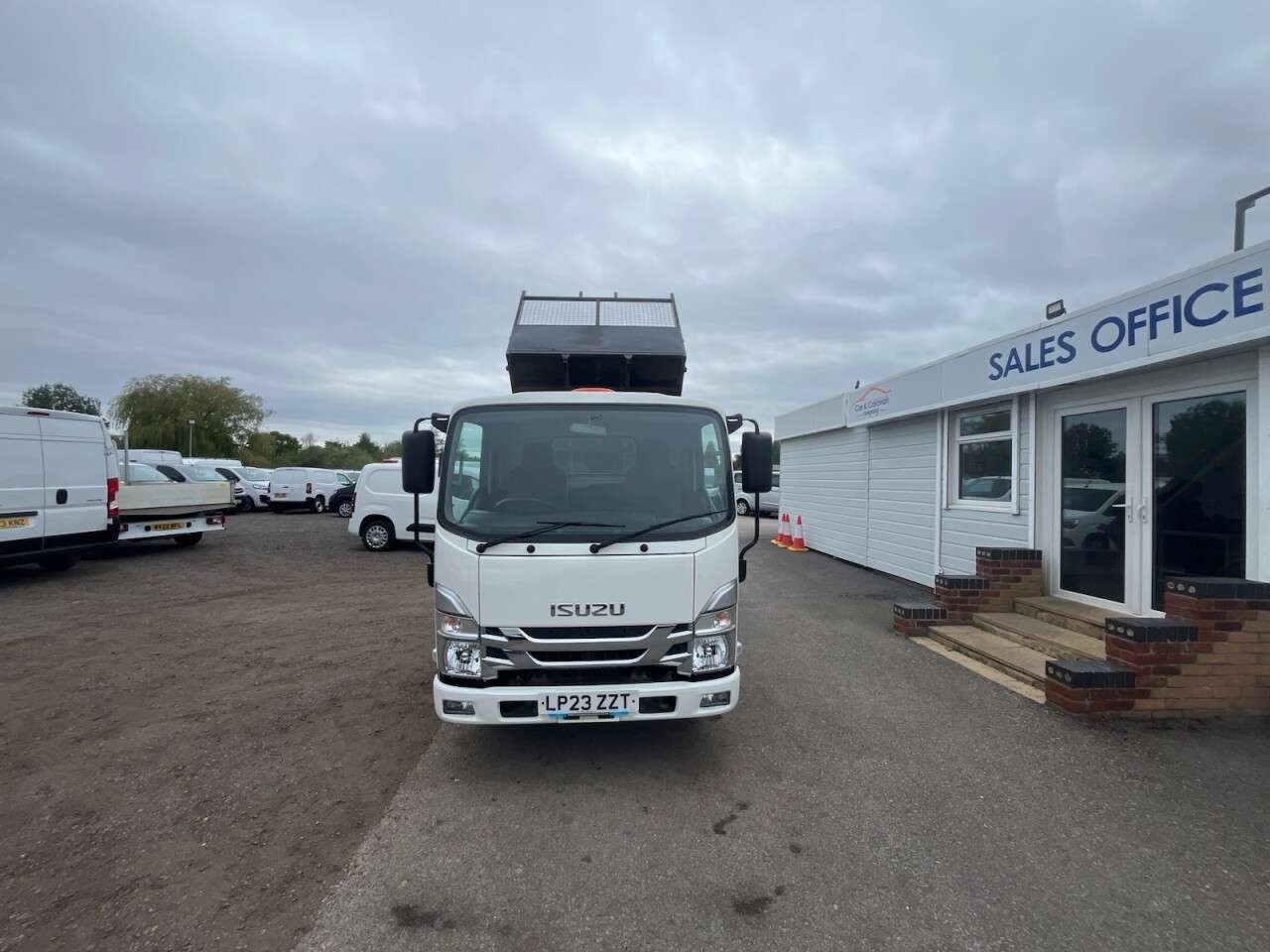 A 2023 ISUZU GRAFTER 1.9D N35 Green Tipper 2dr Diesel Manual RWD SWB Euro 6 (SRW) (125 ps) FINAN A 2023 ISUZU GRAFTER 1.9D N35 Green Tipper 2dr Diesel Manual RWD SWB Euro 6 (SRW) (125 ps) FINAN