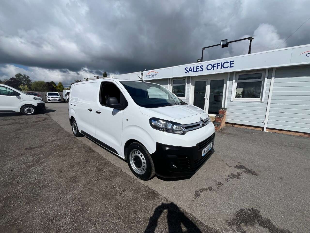 A 2021 CITROEN DISPATCH 1.5 BlueHDi 1000 Enterprise M Panel Van 6dr Diesel Manual FWD 2 Euro 6 (s/s A 2021 CITROEN DISPATCH 1.5 BlueHDi 1000 Enterprise M Panel Van 6dr Diesel Manual FWD 2 Euro 6 (s/s