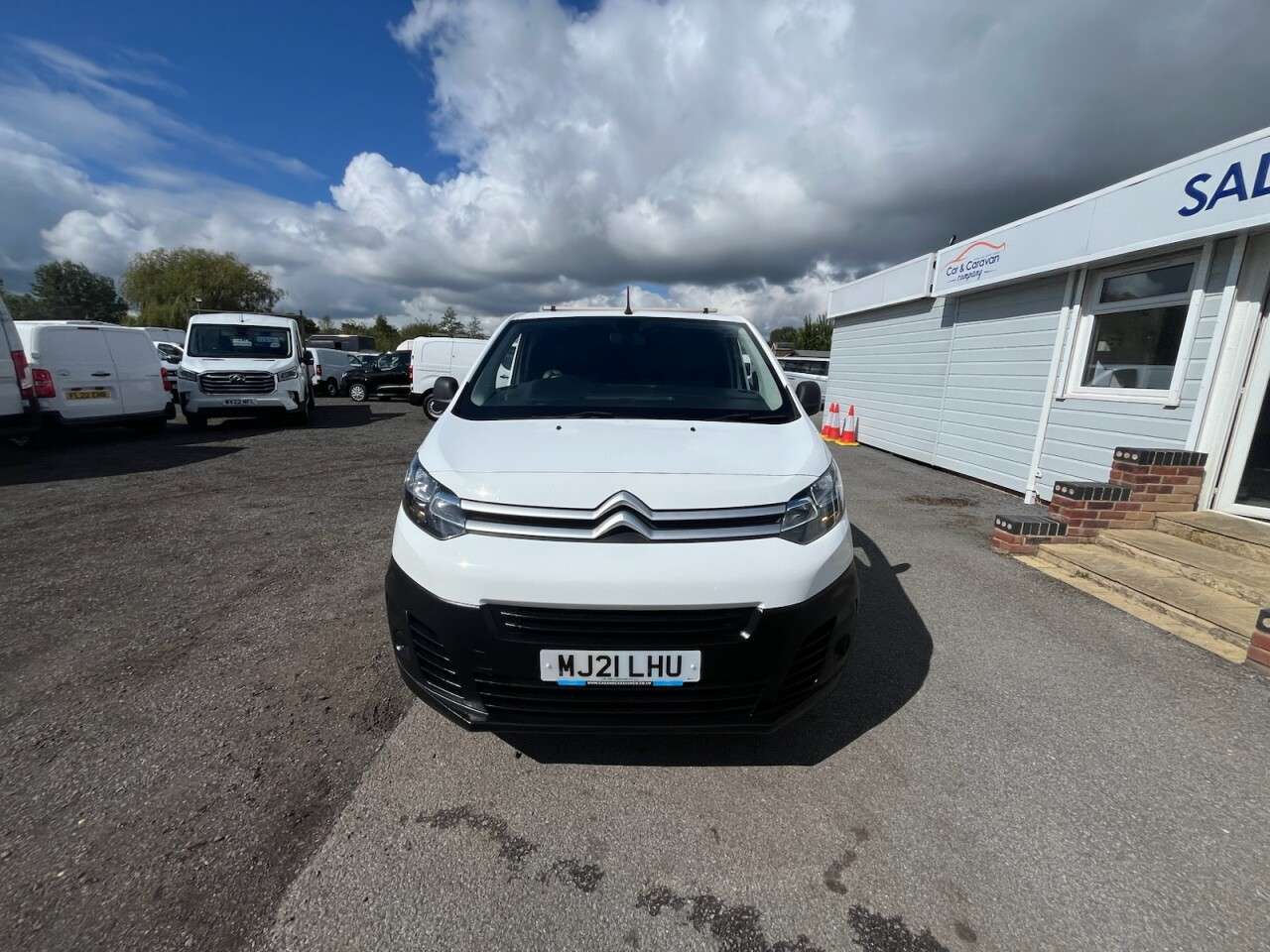 A 2021 CITROEN DISPATCH 1.5 BlueHDi 1000 Enterprise M Panel Van 6dr Diesel Manual FWD 2 Euro 6 (s/s A 2021 CITROEN DISPATCH 1.5 BlueHDi 1000 Enterprise M Panel Van 6dr Diesel Manual FWD 2 Euro 6 (s/s