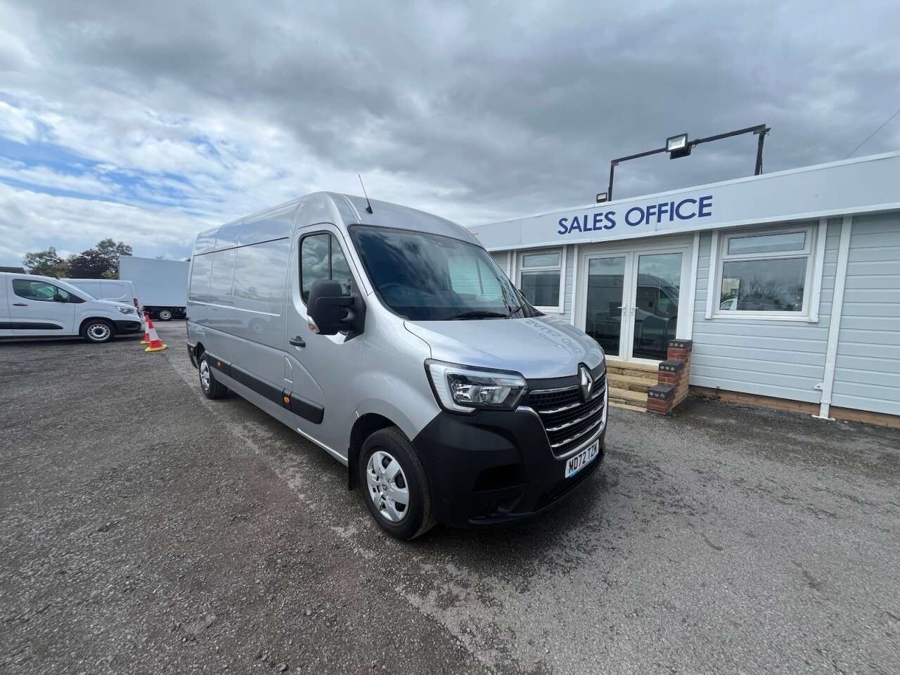 A 2023 RENAULT MASTER 2.3 dCi 35 Business+ Panel Van 4dr Diesel Manual FWD LWB Medium Roof Euro 6 A 2023 RENAULT MASTER 2.3 dCi 35 Business+ Panel Van 4dr Diesel Manual FWD LWB Medium Roof Euro 6