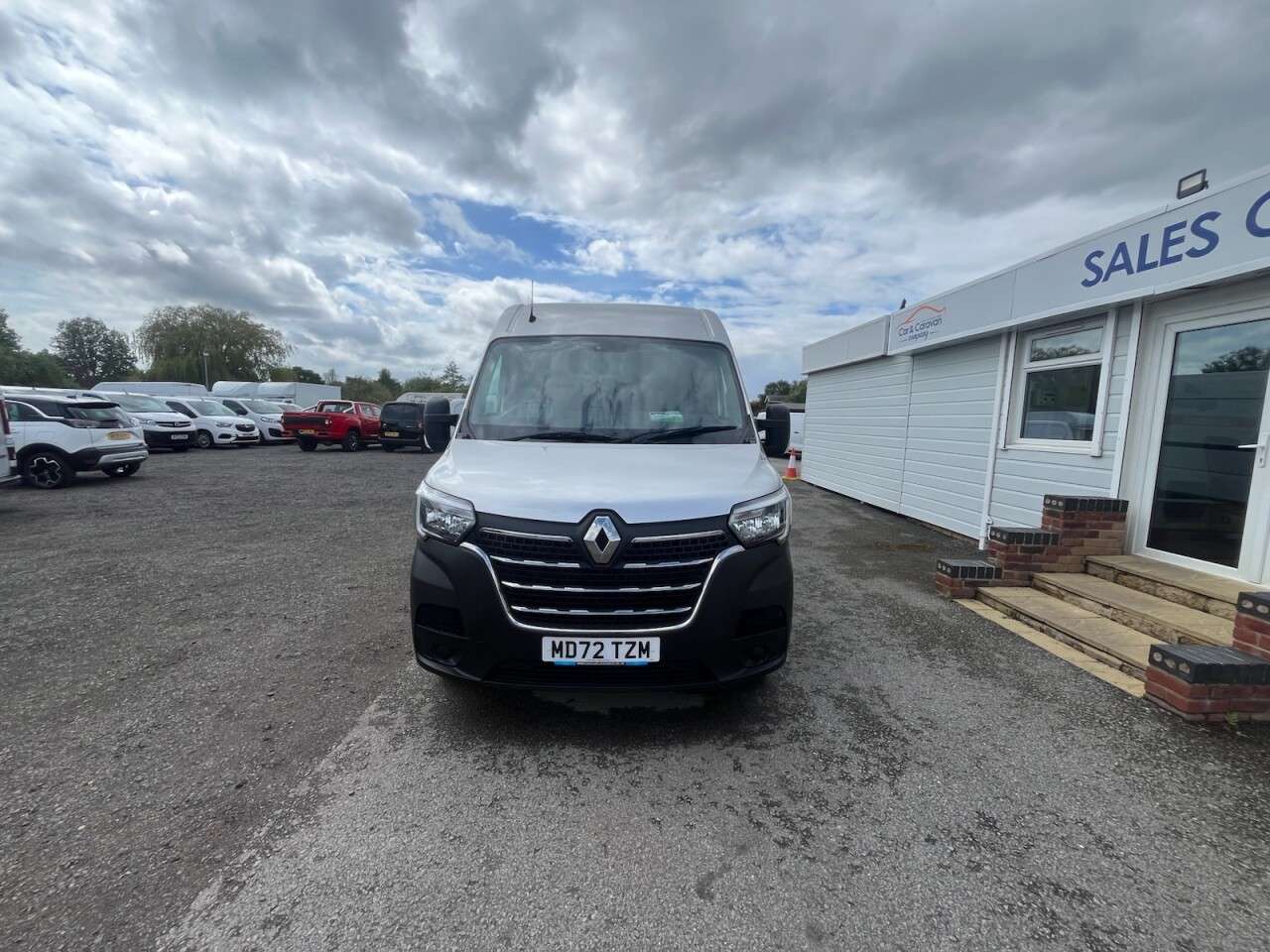 A 2023 RENAULT MASTER 2.3 dCi 35 Business+ Panel Van 4dr Diesel Manual FWD LWB Medium Roof Euro 6 A 2023 RENAULT MASTER 2.3 dCi 35 Business+ Panel Van 4dr Diesel Manual FWD LWB Medium Roof Euro 6
