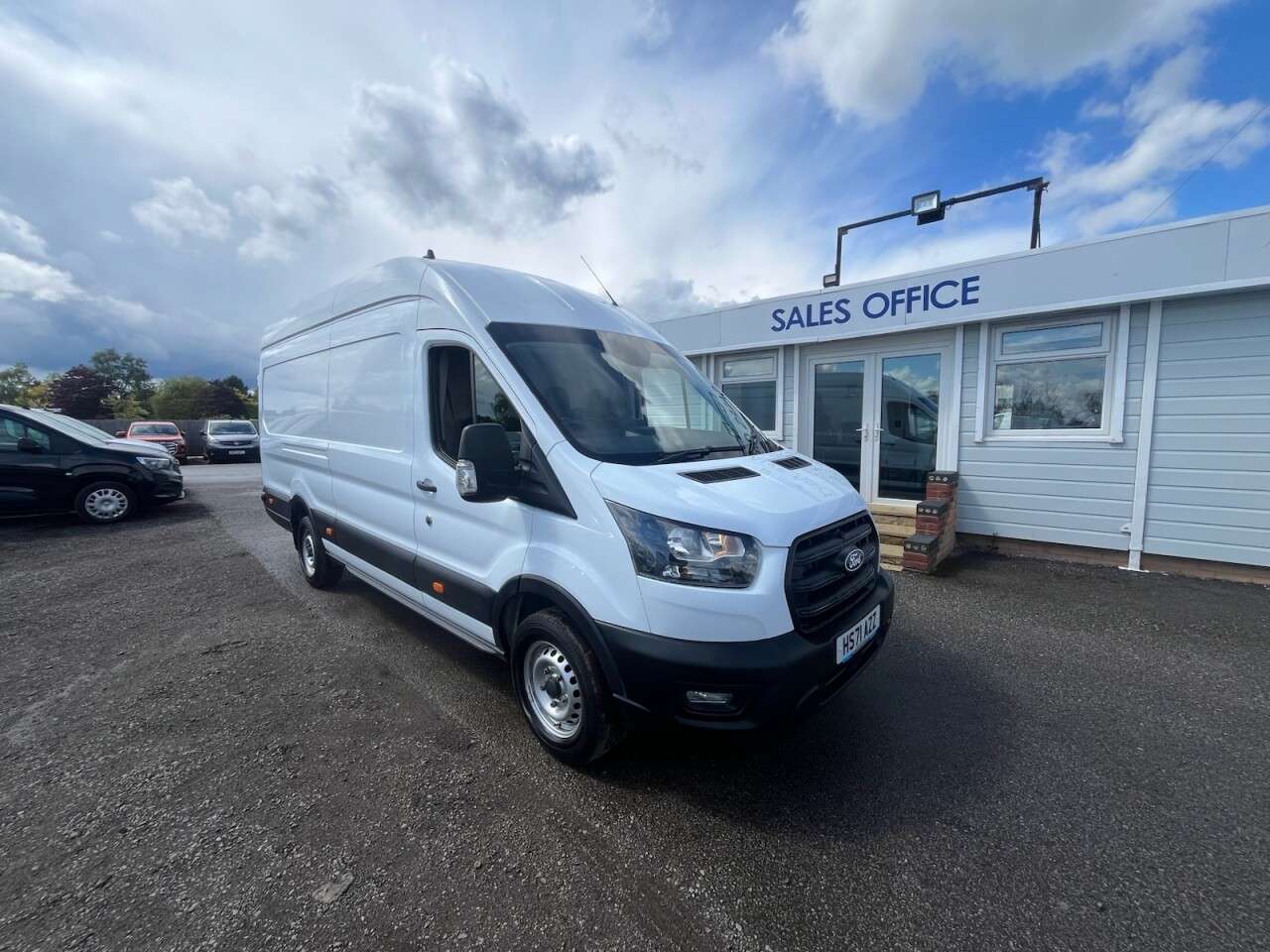 A 2022 FORD TRANSIT 2.0 350 EcoBlue HD Leader Panel Van 5dr Diesel Manual RWD L4 H3 Euro 6 (s/s A 2022 FORD TRANSIT 2.0 350 EcoBlue HD Leader Panel Van 5dr Diesel Manual RWD L4 H3 Euro 6 (s/s