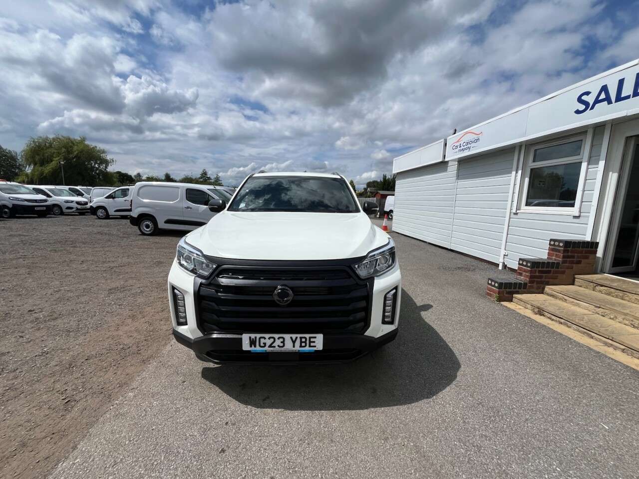 A 2023 SSANGYONG MUSSO 2.2D Saracen Plus Pickup Double Cab 4dr Diesel Auto 4WD LWB Euro 6 (202 ps) A 2023 SSANGYONG MUSSO 2.2D Saracen Plus Pickup Double Cab 4dr Diesel Auto 4WD LWB Euro 6 (202 ps)