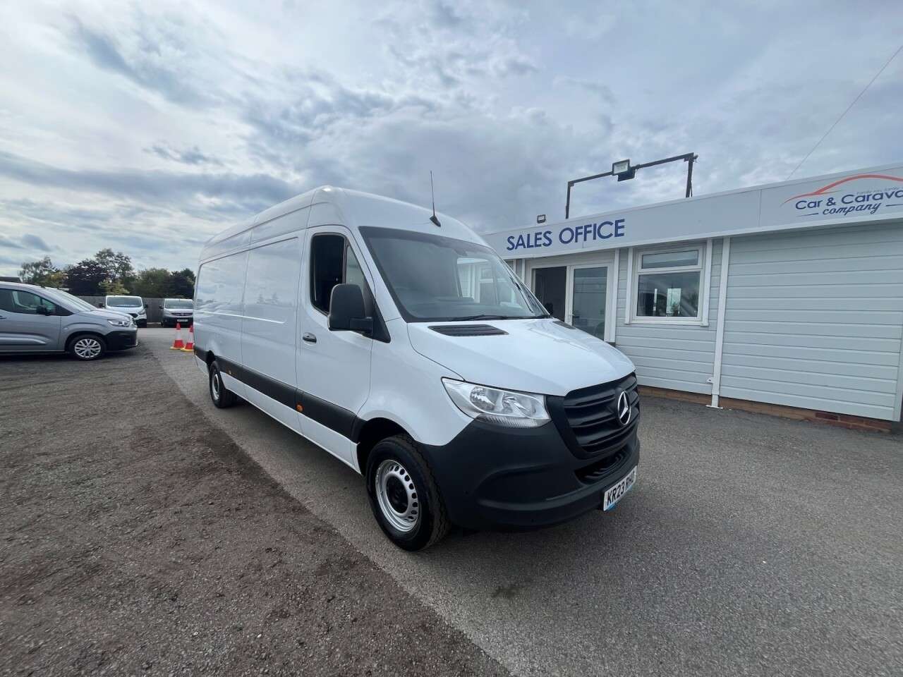 A 2023 MERCEDES-BENZ SPRINTER 2.0 315 CDI Progressive Panel Van 5dr Diesel Manual RWD L3 H2 Euro 6 (s/s) A 2023 MERCEDES-BENZ SPRINTER 2.0 315 CDI Progressive Panel Van 5dr Diesel Manual RWD L3 H2 Euro 6 (s/s)