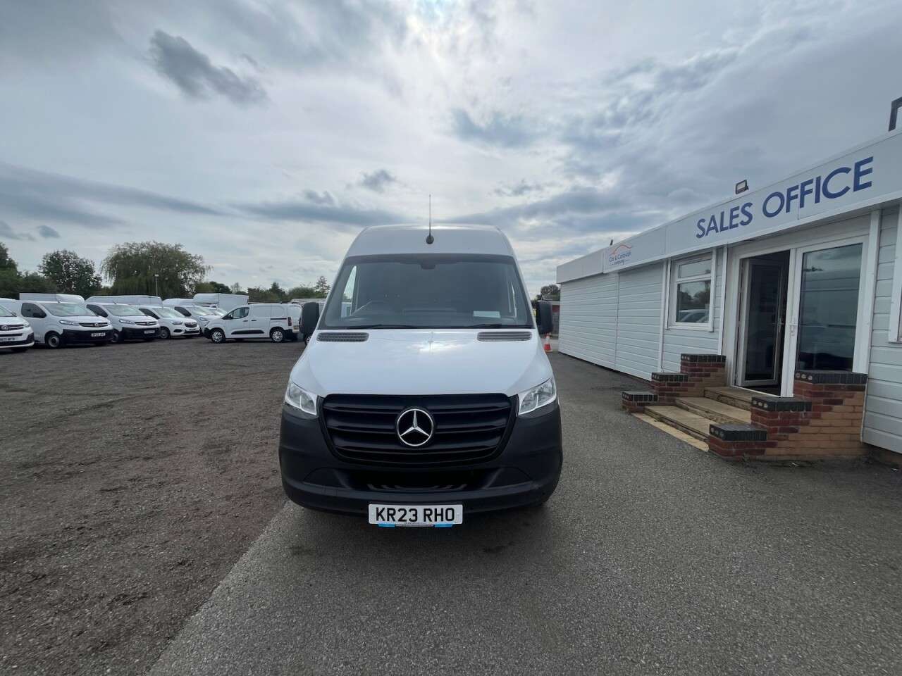 A 2023 MERCEDES-BENZ SPRINTER 2.0 315 CDI Progressive Panel Van 5dr Diesel Manual RWD L3 H2 Euro 6 (s/s) A 2023 MERCEDES-BENZ SPRINTER 2.0 315 CDI Progressive Panel Van 5dr Diesel Manual RWD L3 H2 Euro 6 (s/s)