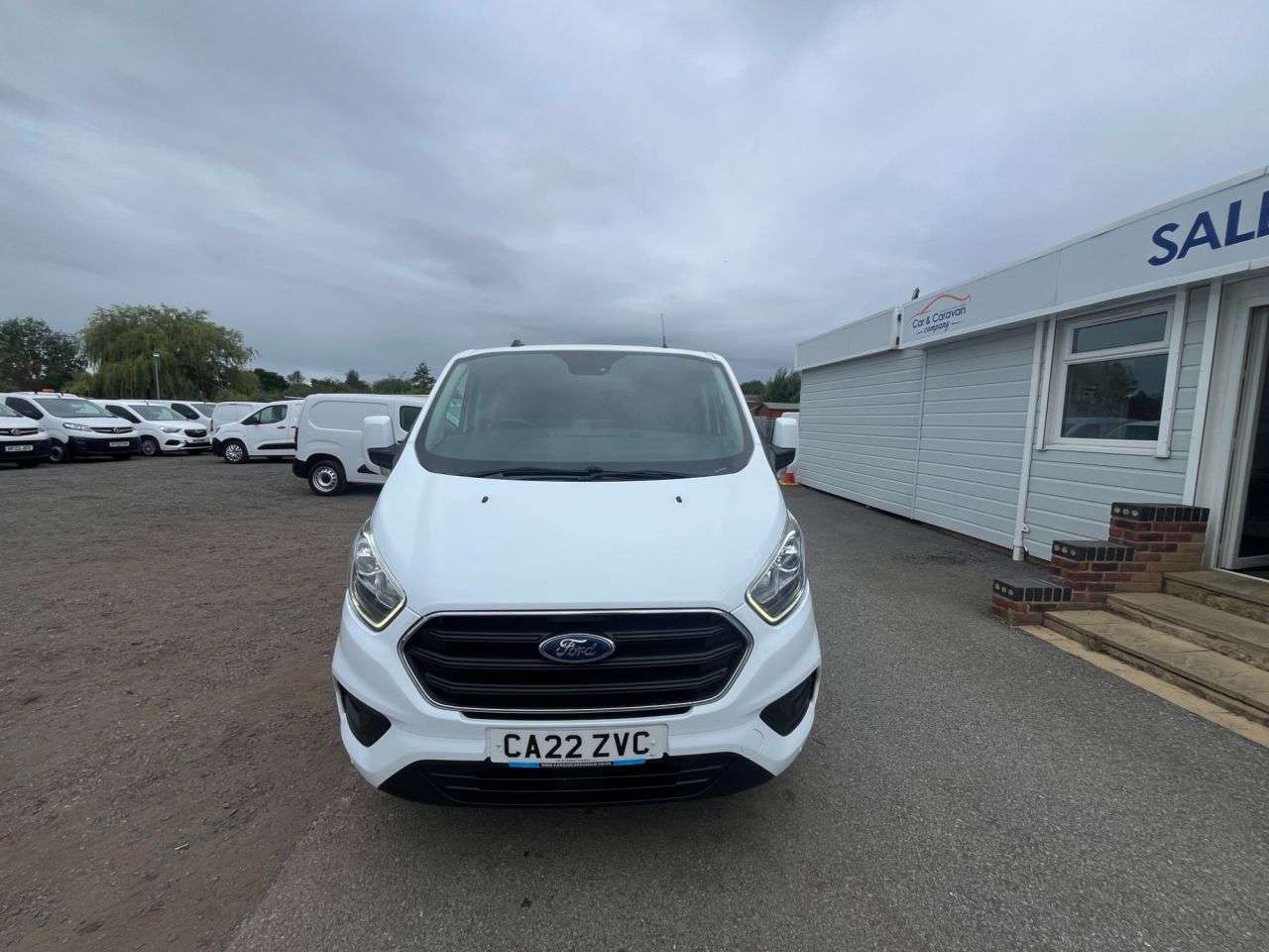 A 2022 FORD TRANSIT CUSTOM 2.0 320 EcoBlue Limited Crew Van Double Cab 5dr Diesel Manual L2 H1 Euro 6 A 2022 FORD TRANSIT CUSTOM 2.0 320 EcoBlue Limited Crew Van Double Cab 5dr Diesel Manual L2 H1 Euro 6