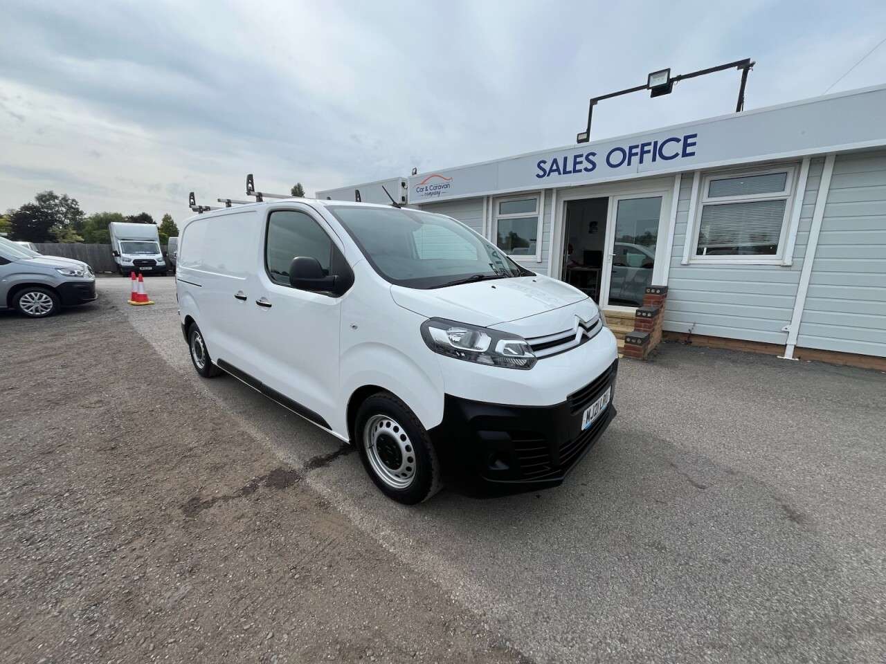 A 2021 CITROEN DISPATCH 1.5 BlueHDi 1000 Enterprise M Panel Van 6dr Diesel Manual FWD 2 Euro 6 (s/s A 2021 CITROEN DISPATCH 1.5 BlueHDi 1000 Enterprise M Panel Van 6dr Diesel Manual FWD 2 Euro 6 (s/s