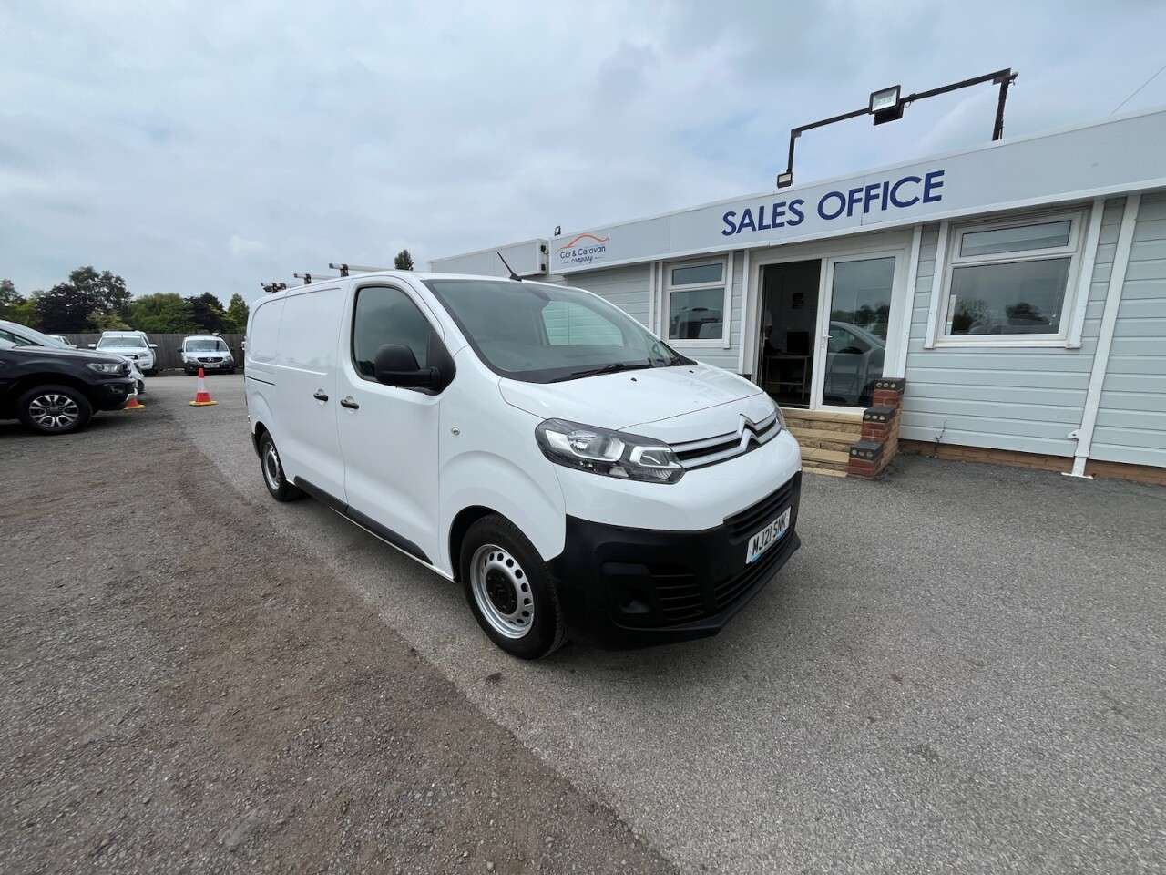 A 2021 CITROEN DISPATCH 1.5 BlueHDi 1000 Enterprise M Panel Van 6dr Diesel Manual FWD 2 Euro 6 (s/s A 2021 CITROEN DISPATCH 1.5 BlueHDi 1000 Enterprise M Panel Van 6dr Diesel Manual FWD 2 Euro 6 (s/s