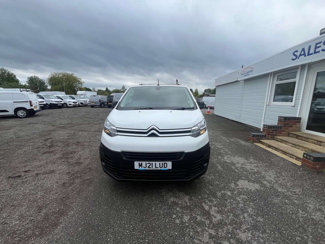 A 2021 CITROEN DISPATCH 1.5 BlueHDi 1000 Enterprise M Panel Van 6dr Diesel Manual FWD 2 Euro 6 (s/s A 2021 CITROEN DISPATCH 1.5 BlueHDi 1000 Enterprise M Panel Van 6dr Diesel Manual FWD 2 Euro 6 (s/s