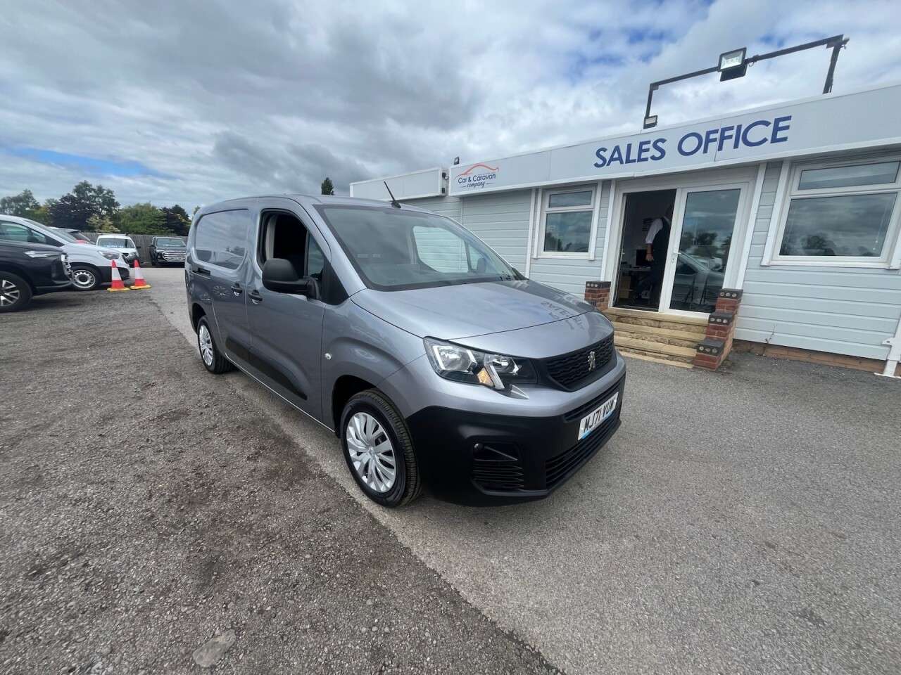 A 2021 PEUGEOT PARTNER 1.5 BlueHDi 950 Professional Premium Long Panel Van 6dr Diesel Manual LWB E A 2021 PEUGEOT PARTNER 1.5 BlueHDi 950 Professional Premium Long Panel Van 6dr Diesel Manual LWB E