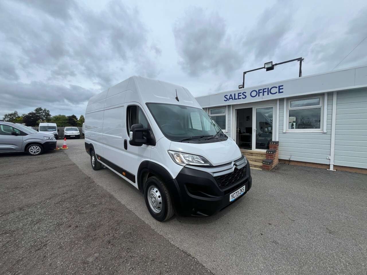 A 2023 CITROEN RELAY 2.2 BlueHDi 35 Enterprise Edition Panel Van 5dr Diesel Manual L4 Extra High A 2023 CITROEN RELAY 2.2 BlueHDi 35 Enterprise Edition Panel Van 5dr Diesel Manual L4 Extra High