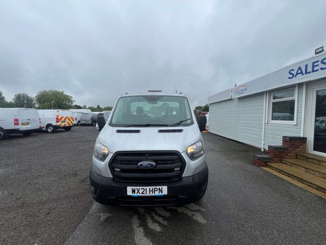 A 2021 FORD TRANSIT 2.0 350 EcoBlue Leader Chassis Cab 2dr Diesel Manual FWD L2 Euro 6 (s/s) (1 A 2021 FORD TRANSIT 2.0 350 EcoBlue Leader Chassis Cab 2dr Diesel Manual FWD L2 Euro 6 (s/s) (1