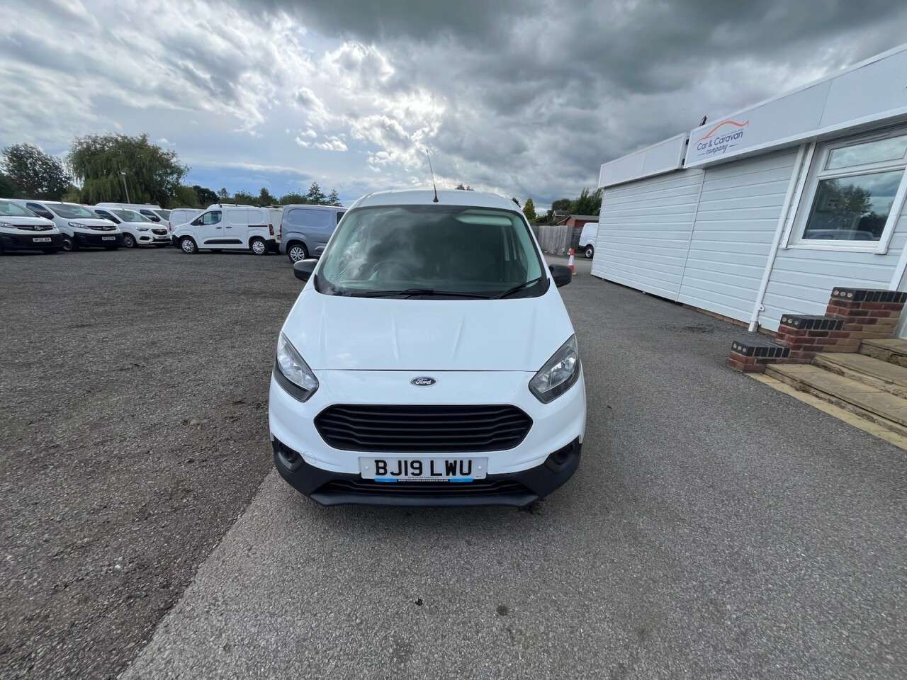 A 2019 FORD TRANSIT COURIER 1.5 TDCi Panel Van 5dr Diesel Manual L1 Euro 6 (75 ps) FINANCE AVAILABLE CA A 2019 FORD TRANSIT COURIER 1.5 TDCi Panel Van 5dr Diesel Manual L1 Euro 6 (75 ps) FINANCE AVAILABLE CA