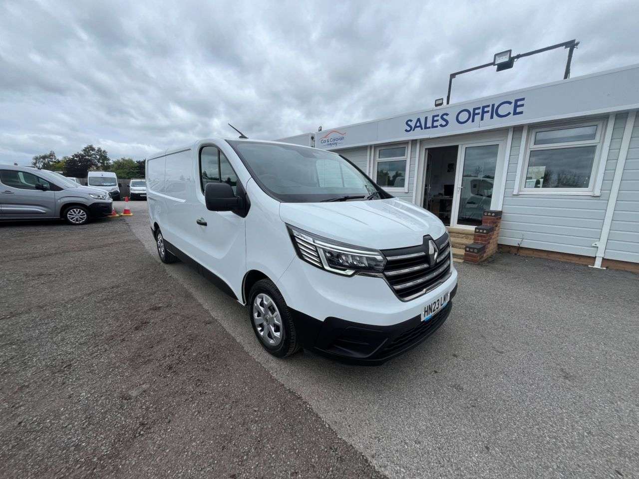 A 2023 RENAULT TRAFIC 2.0 dCi Blue LL30 Business+ Panel Van 5dr Diesel Manual L2 H1 Euro 6 (s/s) A 2023 RENAULT TRAFIC 2.0 dCi Blue LL30 Business+ Panel Van 5dr Diesel Manual L2 H1 Euro 6 (s/s)
